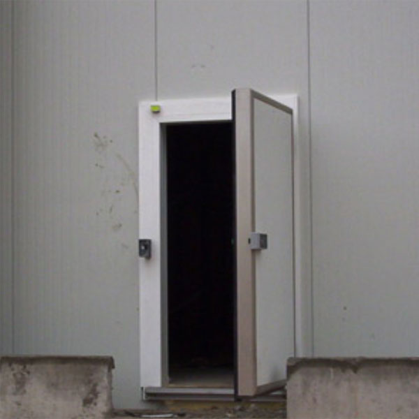 puerta pivotante frigorifica